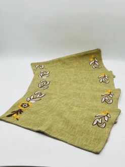 Lot de 4 sets de table vintage brodés en toile de jute