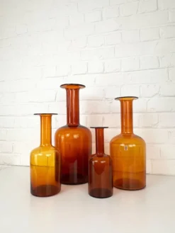Lot de 4 vases Gulvvase ambre par Otto Brauer, Holmegaard, Danemark 1960