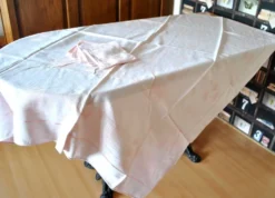 Lot 1 Nappe et 6 serviettes en métis rose poudré vintage 140 x 120