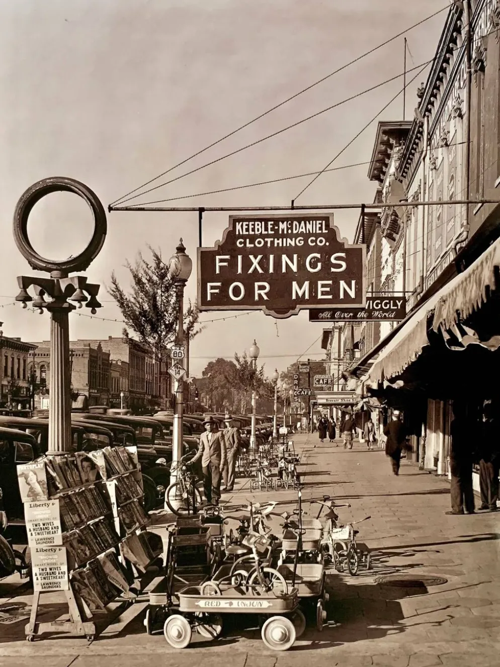 Main Street, Selma, Alabama 1935 – Un instant d'Amérique éternel