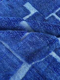 Majorelle Grid – Tapis marocain en laine – Bleu profond, design géométrique