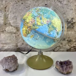 Mappemonde, globe terrestre lumineux ancien vintage