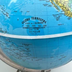 Mappemonde, globe terrestre lumineux ancien vintage