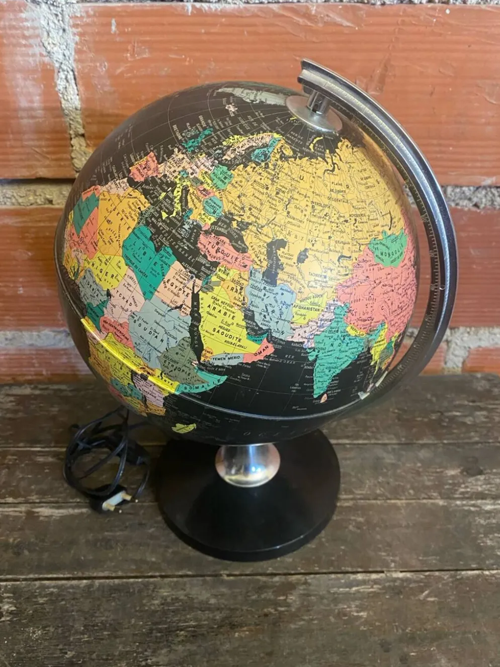 Mappemonde Globe Terrestre Planète Terre Fond Noir + Pied Tulipe Italy