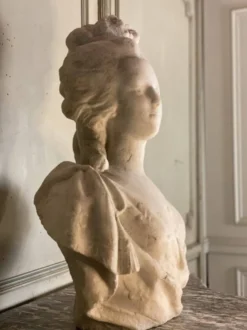 Marie-Antoinette, buste en marbre de Carrare