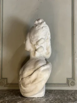 Marie-Antoinette, buste en marbre de Carrare