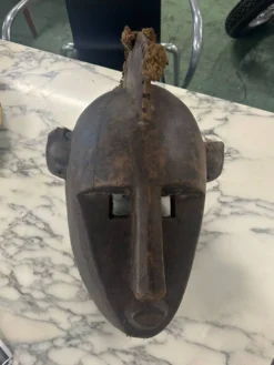 Masque africain a crête