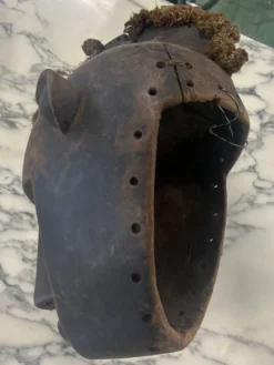 Masque africain a crête