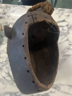 Masque africain a crête