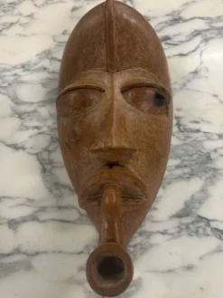 Masque africain bois clair