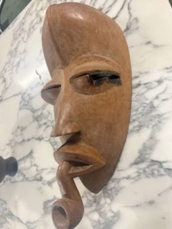 Masque africain bois clair