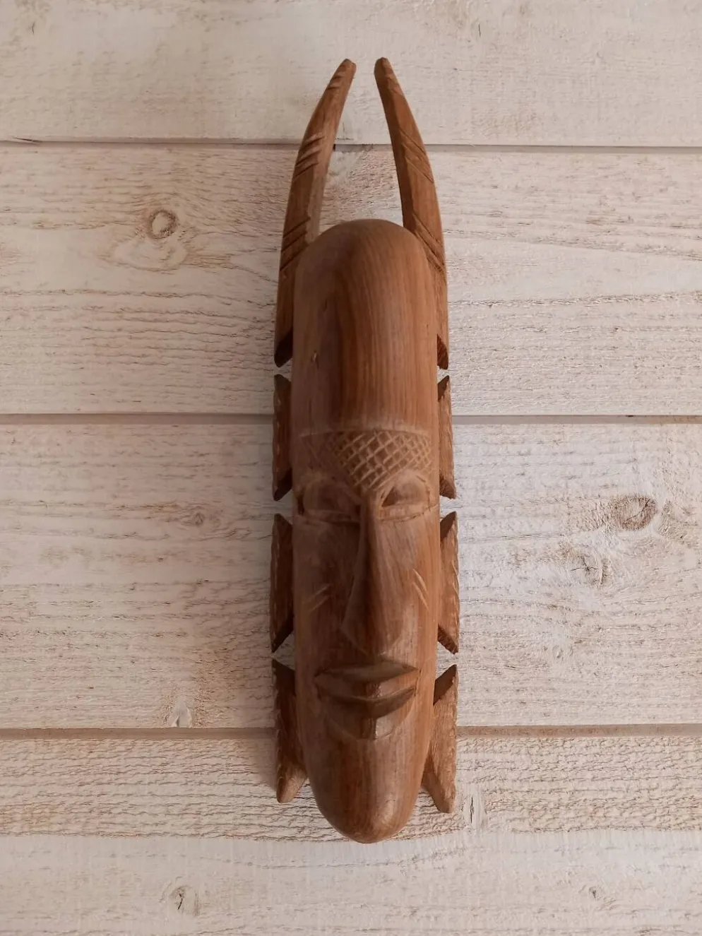 Masque africain en bois
