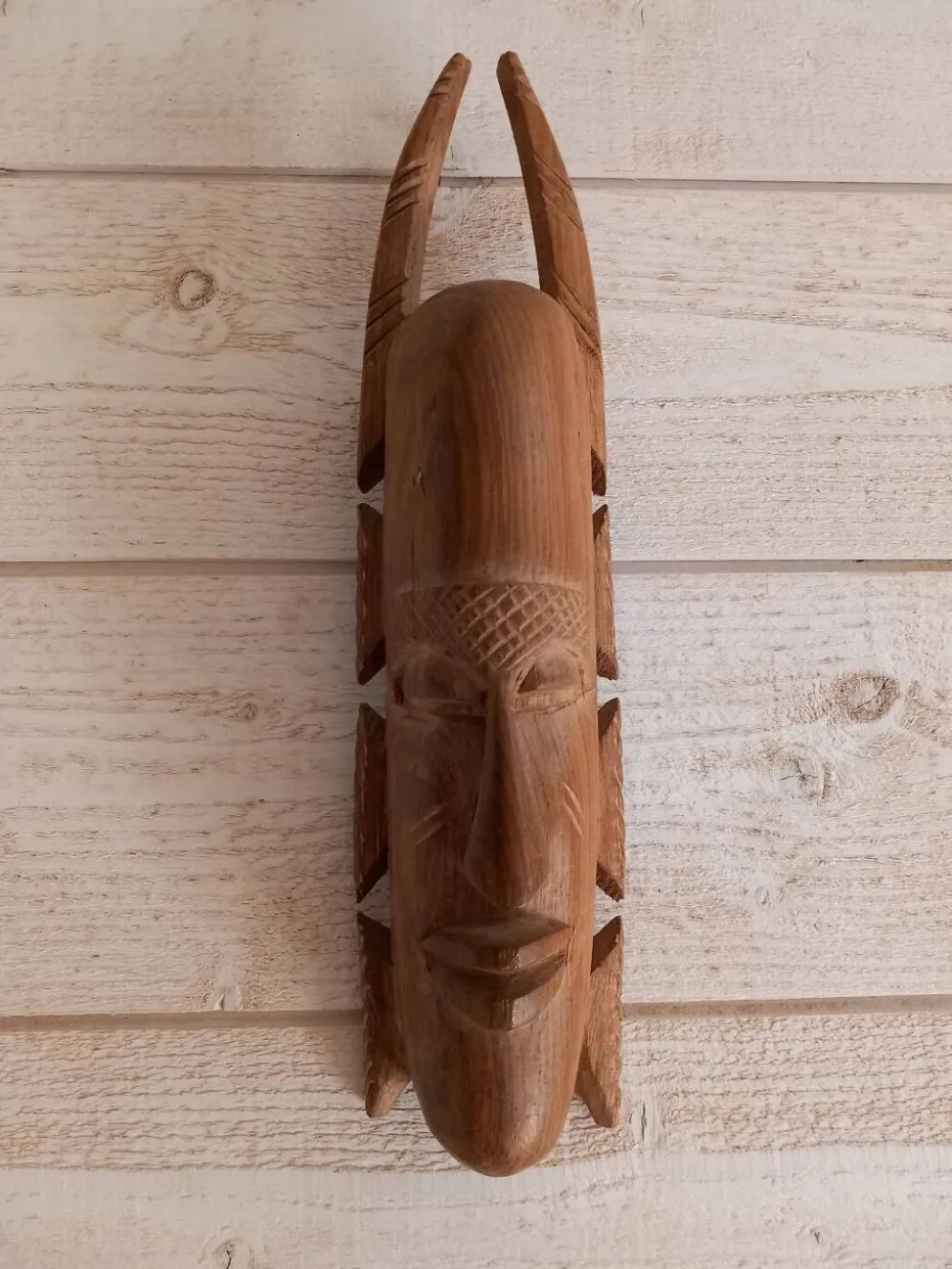 Masque africain en bois