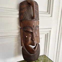 Masque africain en bois