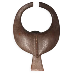 Masque africain en bois, symbolisant un buffle, Nigeria, 25x36cm
