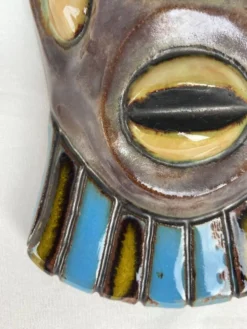 Masque africain en céramique