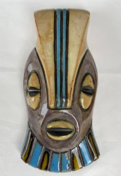 Masque africain en céramique