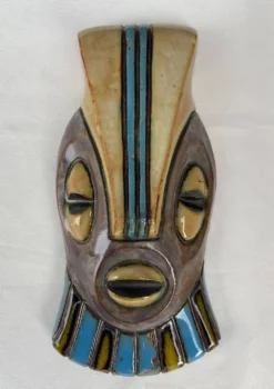 Masque africain en céramique