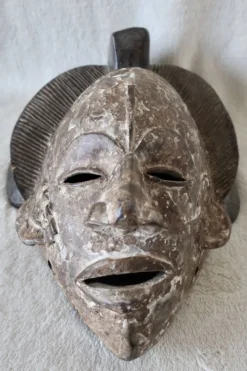 Masque Africain Vintage Bois Sculpté et Patiné, Gabon, TBE