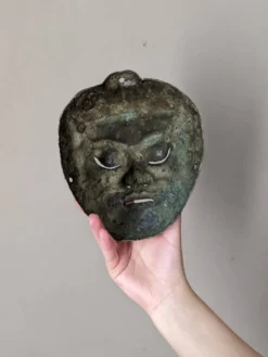 Masque ancien indonésien bronze antique décoration ethnique tribal théâtre