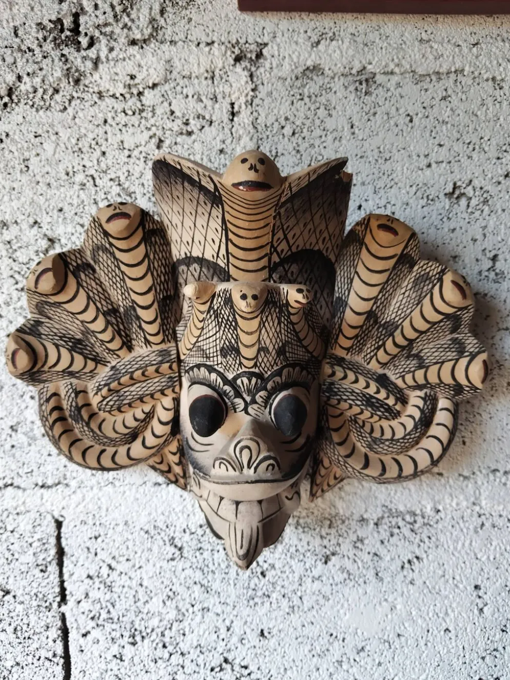 Masque balinais ancien en bois sculpté – Naga protecteur – Sculpture a