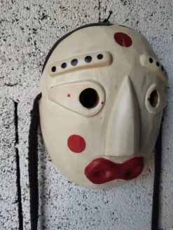 Masque coréen en bois – Souvenir de voyage – Décoration murale artisan