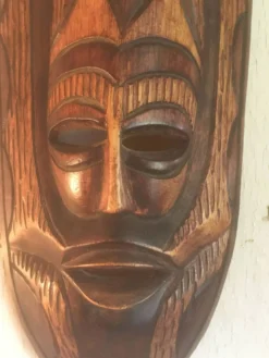 Masque d'afrique en bois