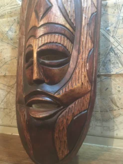 Masque d'afrique en bois