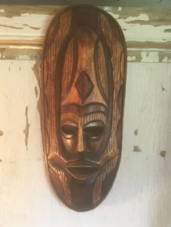 Masque d'afrique en bois