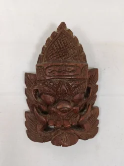 Masque de décoration asiatique en bois sculpté