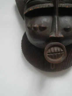 Masque de décoration tribal sculpture art africain ethnique