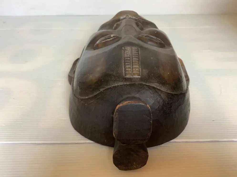 Masque en bois africain