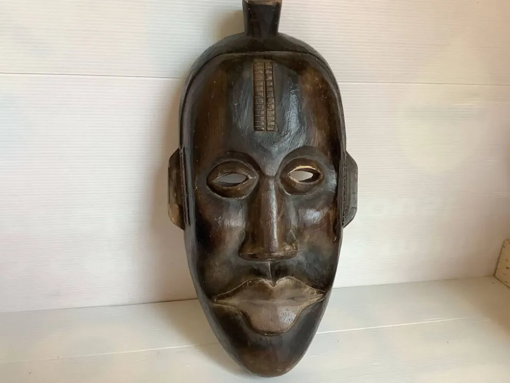 Masque en bois africain