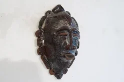 Masque en ceramique africaniste 1960