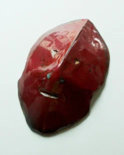 Masque en céramique émaillée rouge, dans le goût d'Accolay, années 50 / 60