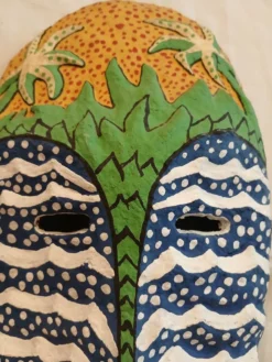 Masque ethnique en bois