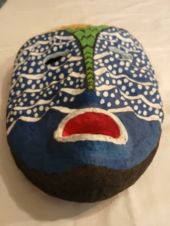 Masque ethnique en bois