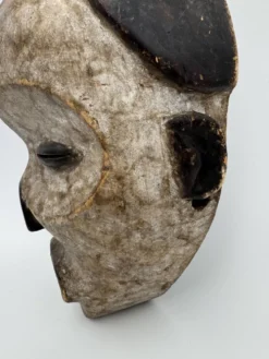 Masque Fang du Gabon – Art africain tribal ancestral, kaolin blanc rituel