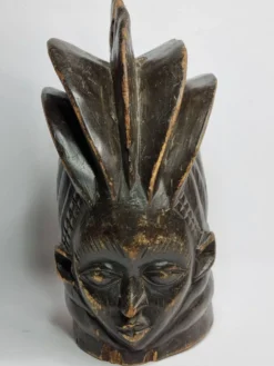 Masque-Heaume Guro Décoratif en Bois Sculpté – Côte d'Ivoire, 35 cm