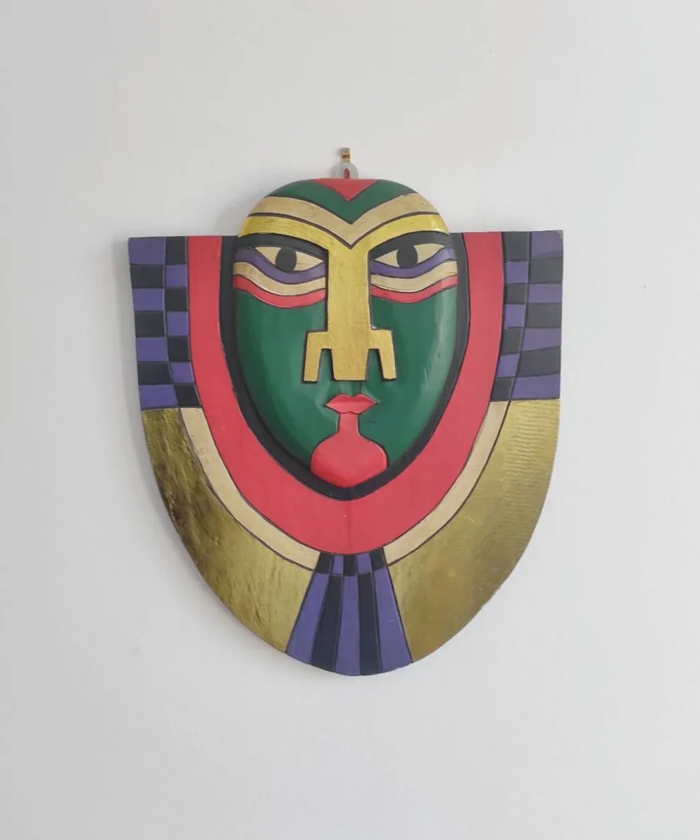 Masque mural artisanal décoratif en bois peint