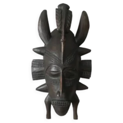 Masque mural bois Art Africain vintage fabrication artisanale objet de décoration ethnique tribal