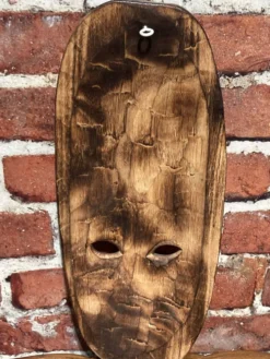 Masque mural en bois