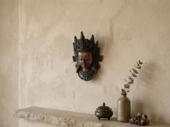 Masque mural en bois sculpté à la main de Bouddha des années 1980