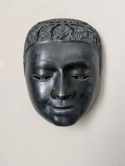 Masque mural en bronze Asie fabrication artisanale