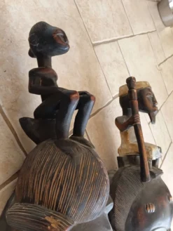 Masques en bois sculptés Mblo Baule d'Afrique de l'Ouest (1970-1980)