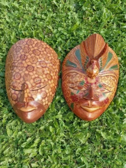 Masques ethniques rétro