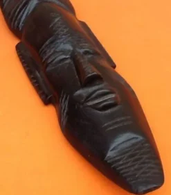 Masque à suspendre visage africain bois d'ébène