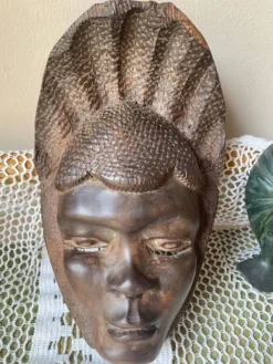 Masque tribal en bois