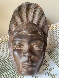 Masque tribal en bois