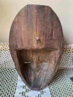 Masque tribal en bois
